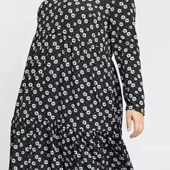 ASOS | Curve Long Sleeve Tiered Smock Midi Dress in Black &  White Floral Print - Picture 5 of 15